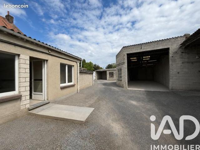 Maison 4 pièces 834 m²