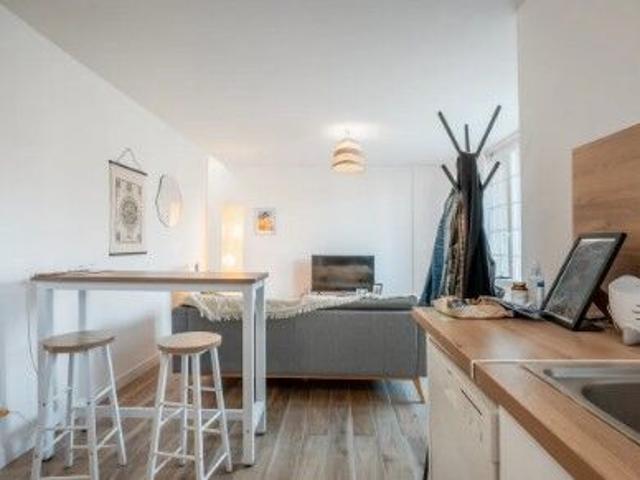 Maison 4 pièces, 84 m² à louer à Bordeaux 33000