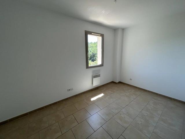 Maison 4 pièces, 84 m² à louer à Jouques 13490
