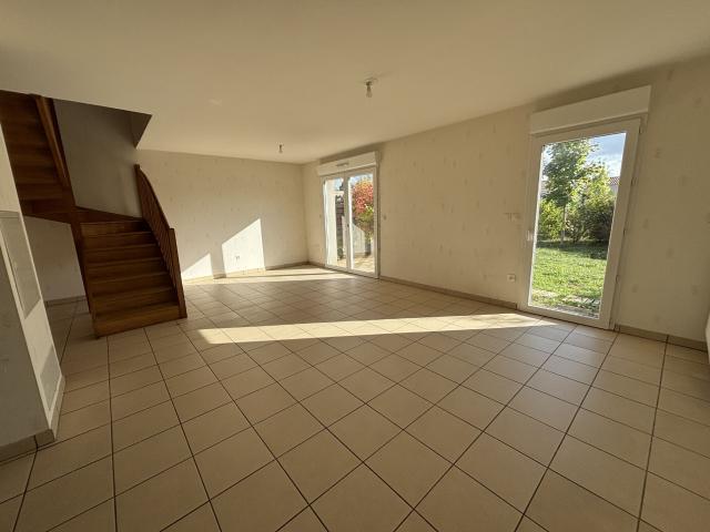Maison 4 pièces, 84 m² à louer à Poitiers 86000