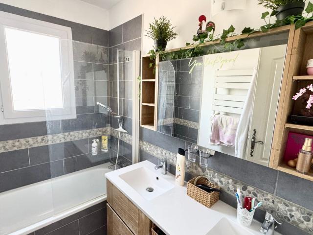 Maison 4 pièces, 85 m² à louer à Berre l'Étang 13130