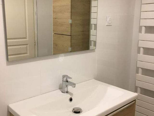 Maison 4 pièces, 85 m² à louer à Mèze 34140