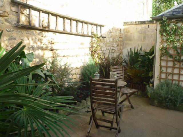 Maison 4 pièces, 85 m² à louer à Rochefort 17300