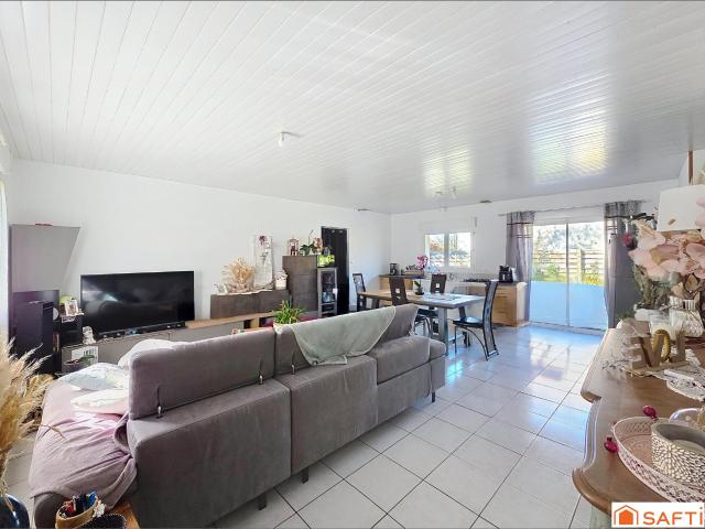 Maison 4 pièces, 85 m² à louer à Yzernay 49360