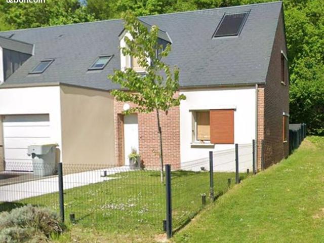 Maison 4 pièces 85 m² avec garage et jardin
