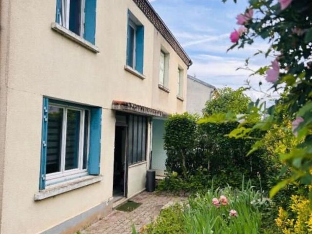 Maison 4 Pièces 88 m² Jardin 1300 m² Sous Sol Garage 88m² Champcevinel