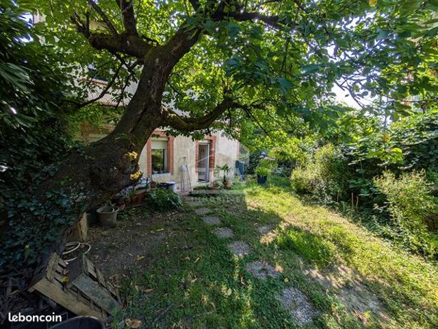 Château 4 pièces 90 m²