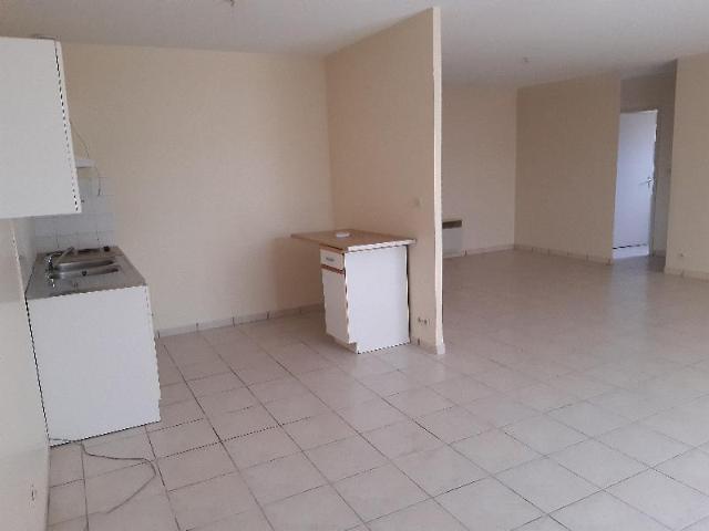Maison 4 pièces, 90 m² à louer à Arès 33740