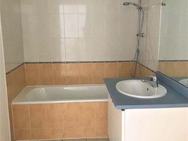 Maison 4 pièces, 90 m² à louer à Lézan 30350