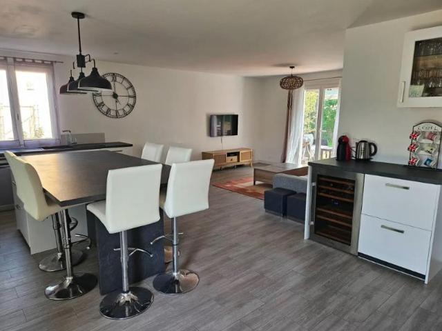 Maison 4 pièces, 90 m² à louer à Le Barp 33114