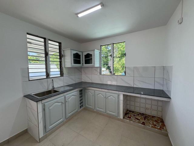 Maison 4 pièces, 90 m² à louer à Les Abymes 97139