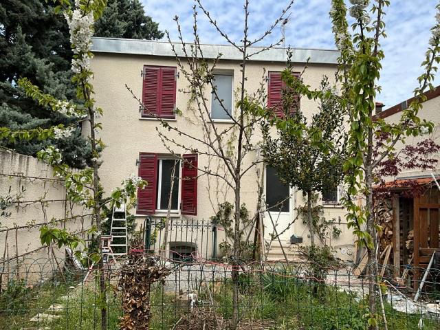 Maison 4 pièces, 90 m² à louer à Lyon 8 69008