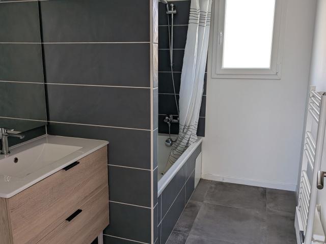 Maison 4 pièces, 90 m² à louer à Naucelle 12800