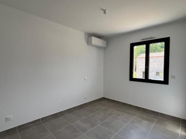 Maison 4 pièces, 90 m² à louer à Saint Mathieu de Tréviers 34270