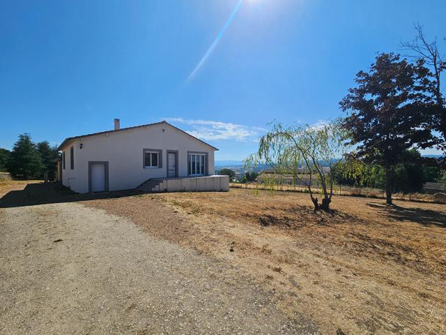 Maison 4 pièces 92 m2 sur 3270m2 de terrain