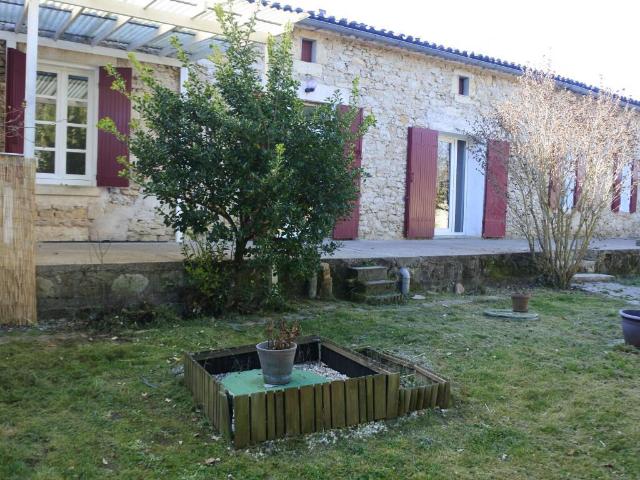 Maison 4 pièces, 95 m² à louer à Saint Michel de Lapujade 33190