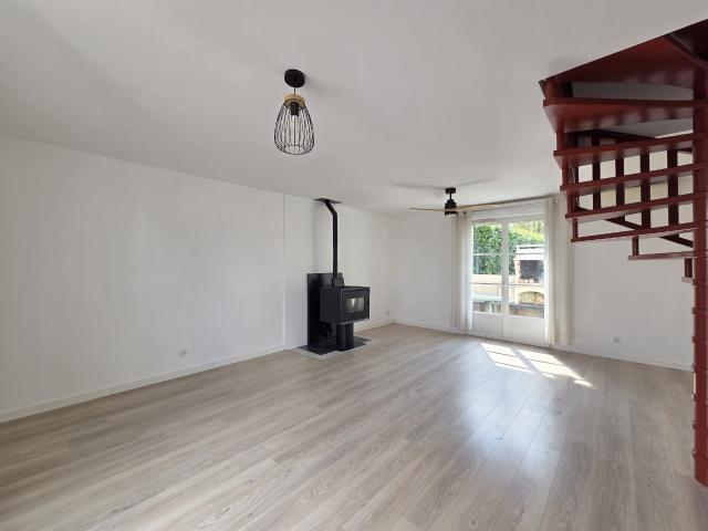Maison 4 pièces, 97 m² à louer à Bordeaux 33300