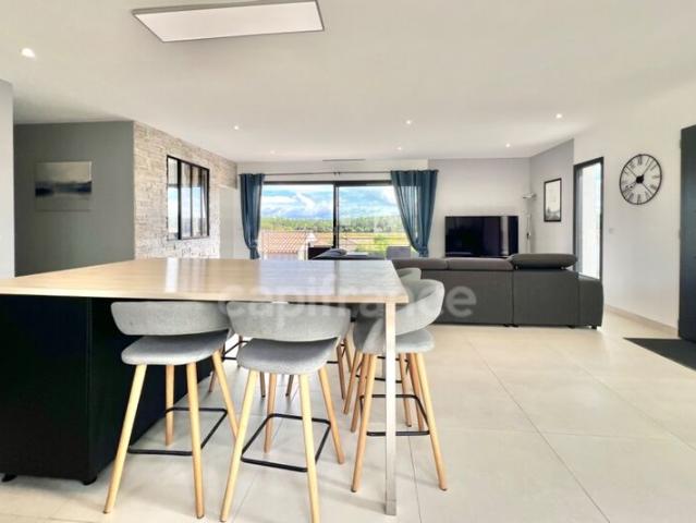 Maison 4 pièces, 97 m² à louer à Vacquières 34270