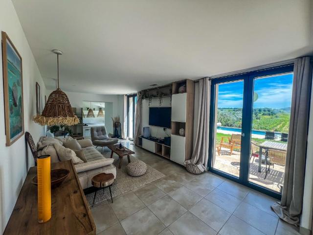 Maison 4 pièces, 98 m² à louer à Laudun l'Ardoise 30290