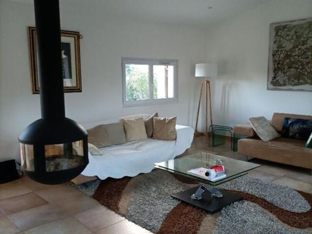 Maison 4 pièces, 98 m² à louer à Le Beausset 83330
