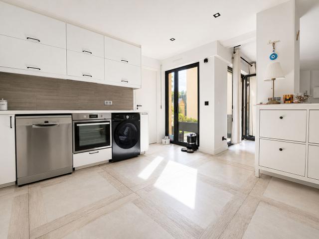 Maison 4 pièces Chatou 80.50m² 1890€ à louer
