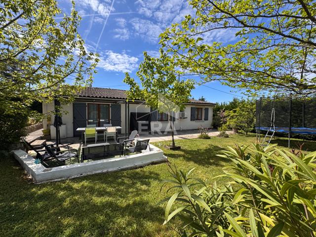 Maison 4 pièces à vendre à Saint Ciers de Canesse avec piscine et garage