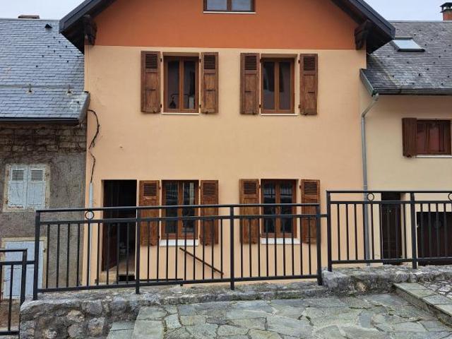 Maison 4 pièces, à louer à Entremont le Vieux 73670