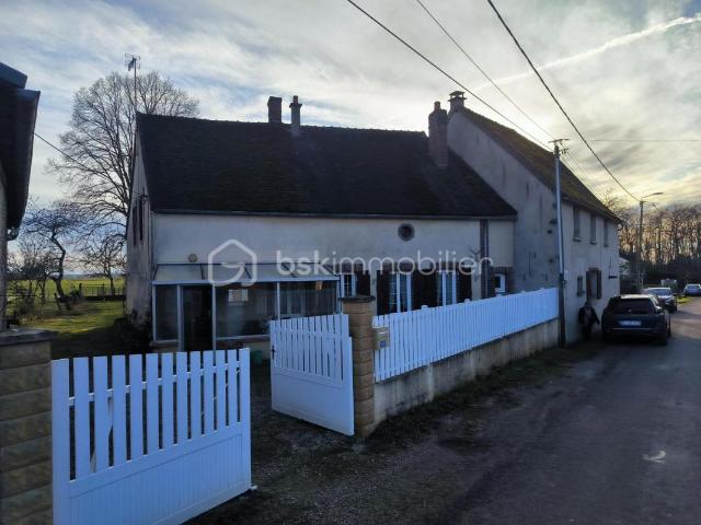 Maison 4 pièces avec dépendances sur 4447m² de terrain