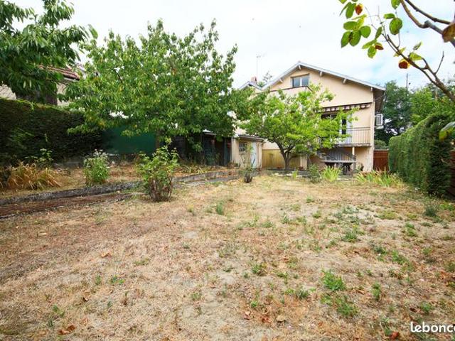 Maison 4 pièces de 120m2 430 m2 de terrain