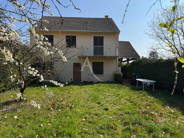 Maison 4 pièces de 70.36 m2 au Mesnil Saint Denis