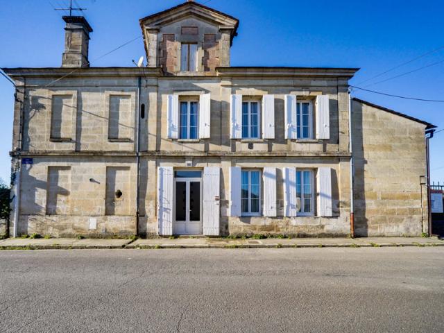 Maison 4 pièces en R+1 de 97m2 habitables avec jardinet