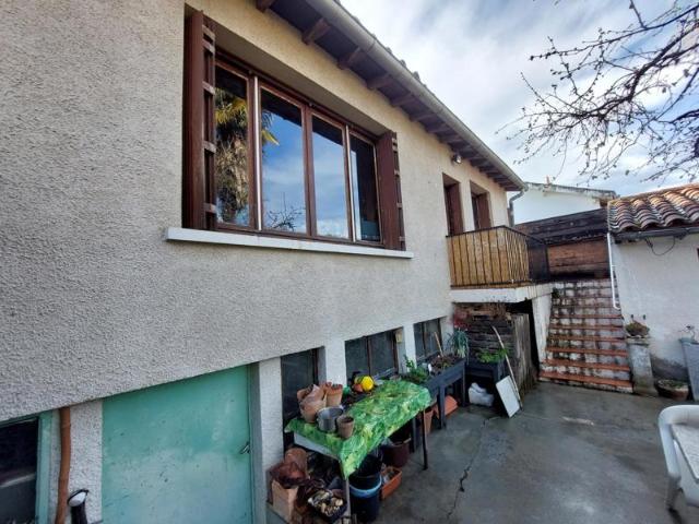 Maison 4 pièces sur terrain de 630 m²