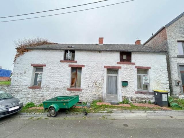 Maison 4F à rénover, 2ch, garage et jardin