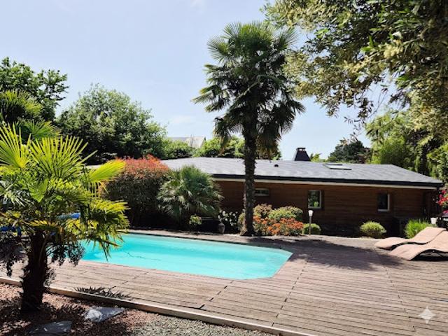 Maison contemporaine avec jardin