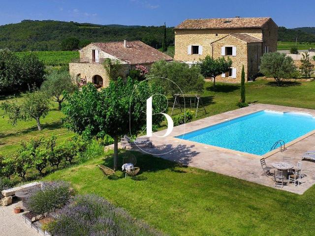 Maison 500 m2 Uzes