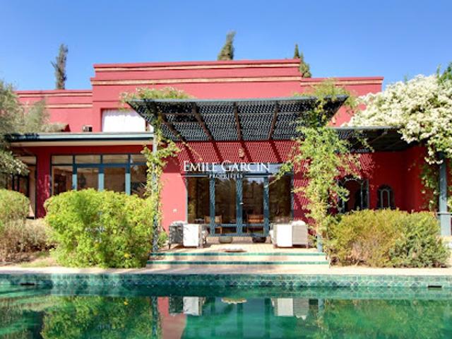 Maison avec piscine et jardin