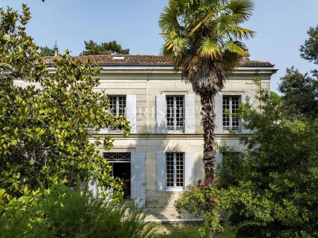 Maison 501 m2 Saintes