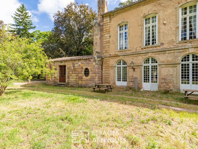 Maison 50 pièces 2 500 m²