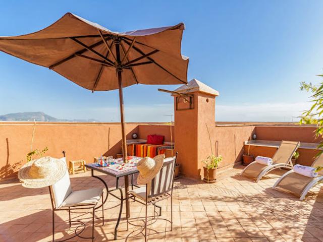 Maison avec piscine et terrasse