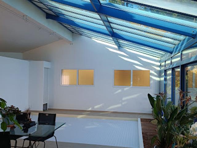 Maison avec piscine et jardin