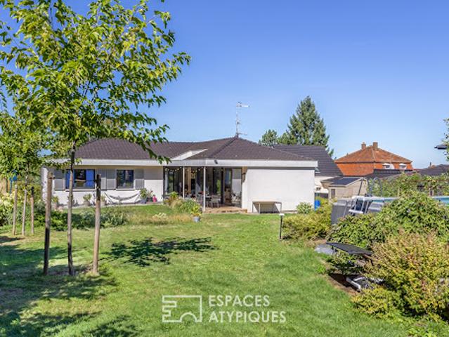 Maison contemporaine avec jardin et terrasse