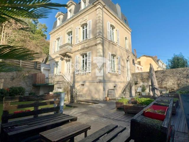 Maison 53000