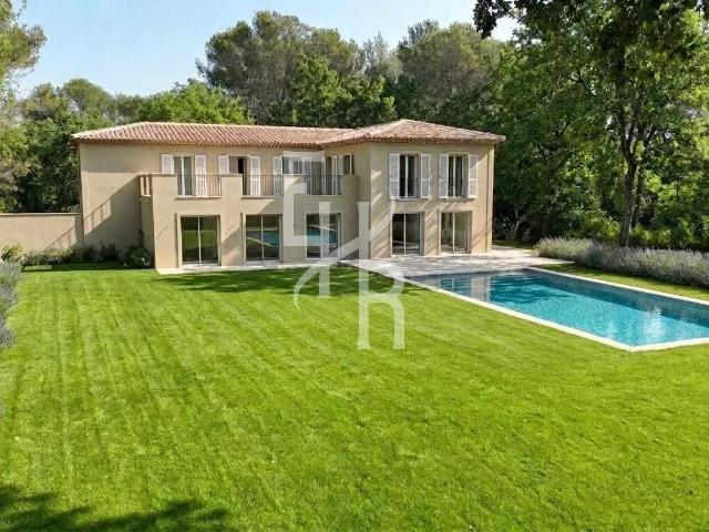 Maison 550 m²