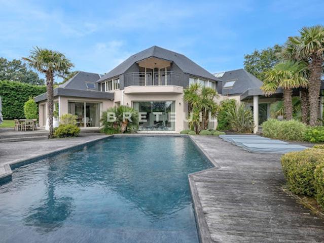Maison avec piscine et terrasse