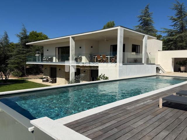 Maison 6 pièces 277 m²
