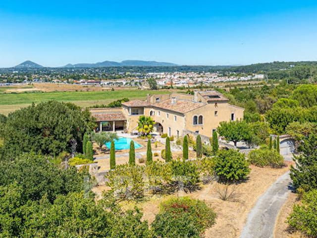 Maison avec piscine et terrasse