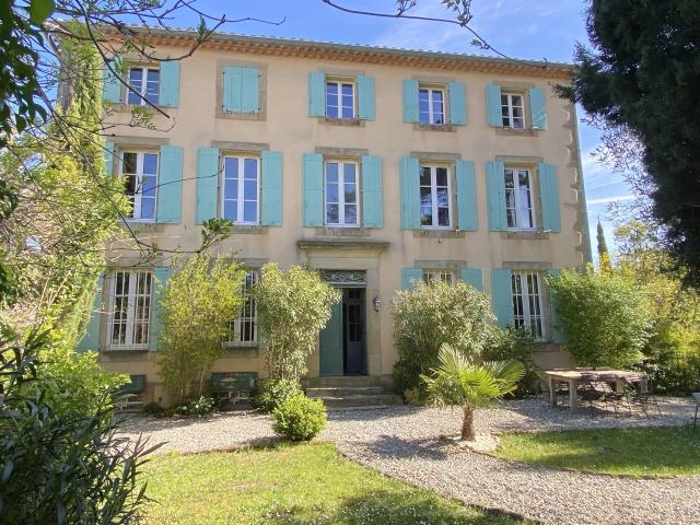 Maison 594 m²