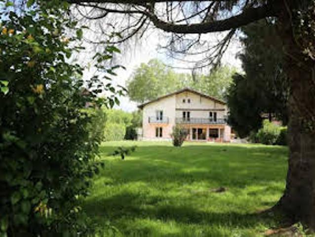 Maison avec jardin et terrasse