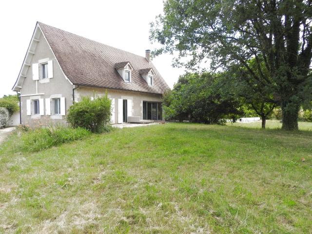 Maison 5 Ch terrain 3400m2 avec piscine à Cabessus Cahors