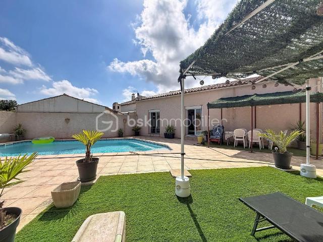 MAISON 5 CHAMBRES AVEC PISCINE GARAGE PATIO